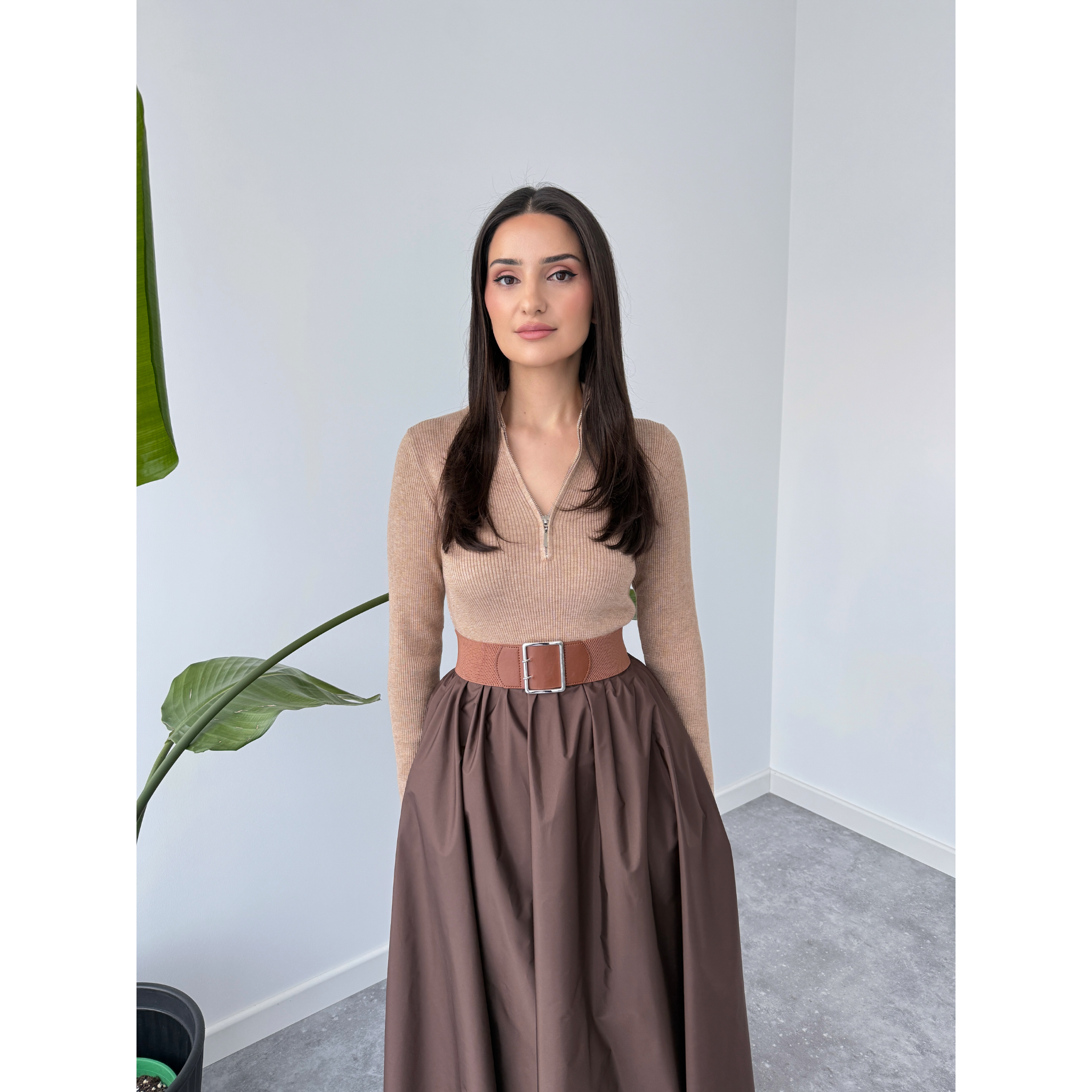 TRİKO GARNİLİ PARAŞÜT KUMAŞ ELBİSE KAHVE