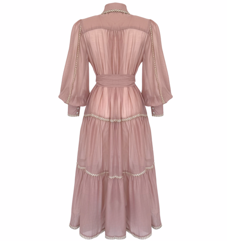 SİM ŞERİT DETAYLI BALON KOL ELBİSE PUDRA