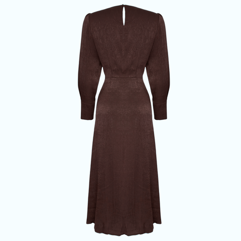 CRUSH EFEKTLİ YAKA DETAY ELBİSE KAHVE