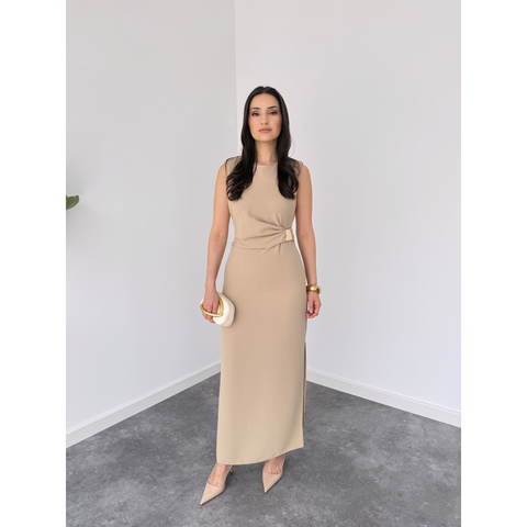 OMUZLARI VATKALI DRAPE DETAY ELBİSE