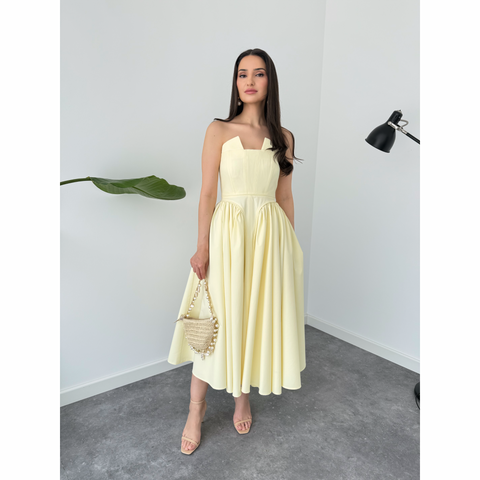 BELE OTURAN STRAPLEZ ELBİSE SARI
