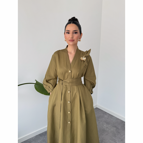 BROŞ DETAYLI YARASA KOL MAKSİ ELBİSE HAKİ