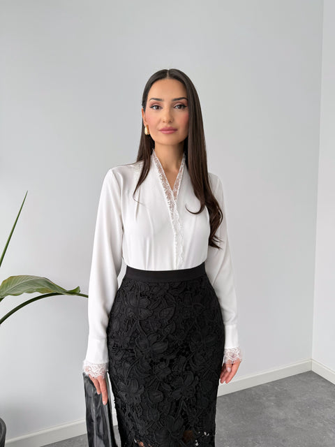 KRUVAZE KAPAMA DANTEL DETAY BLUZ EKRU