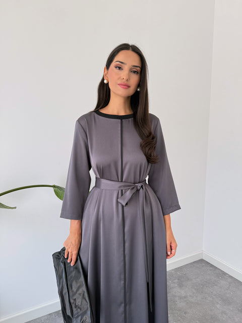 BELİ KUŞAK DETAYLI PAMUK SATEN ELBİSE GRİ